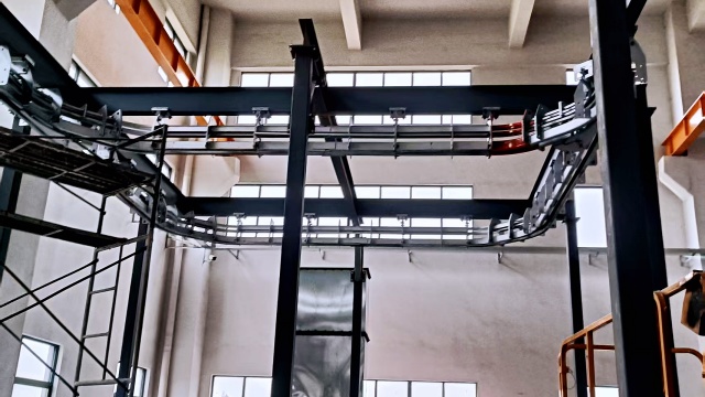 Installation d'électricité & Ligne de revêtement en poudre gratuite en cours